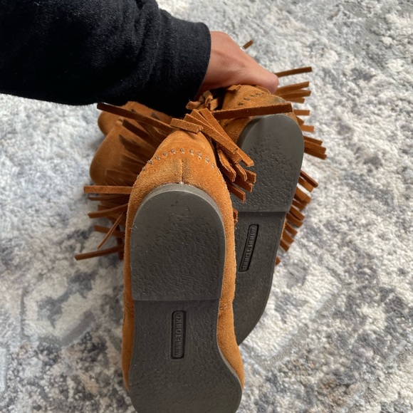 Minnetonka boots - Picture 6 of 6